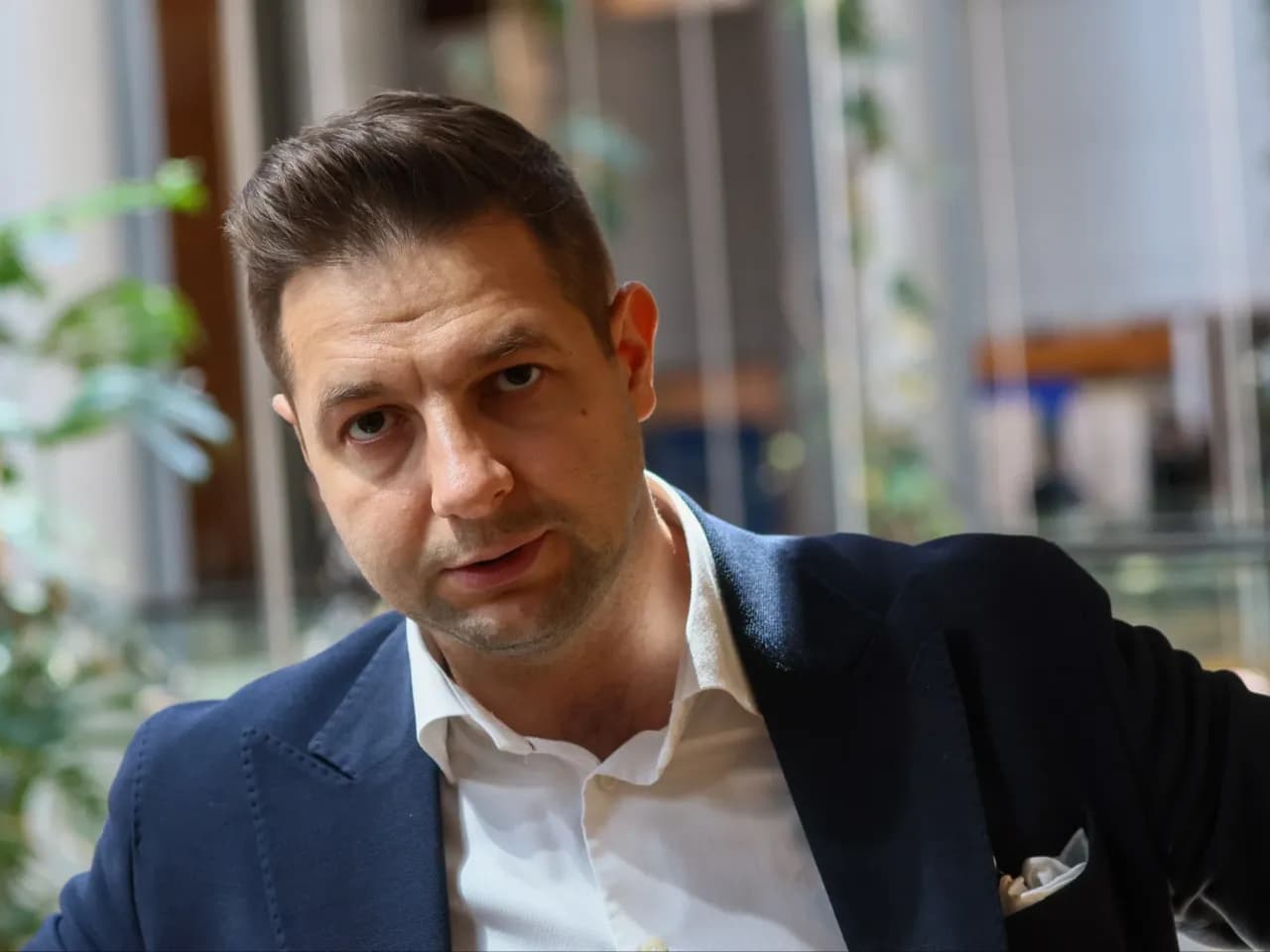 Patryk Jaki oświadczenie majątkowe: kontrowersje i niejasności w dokumentach