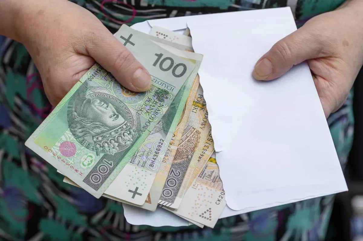 Czy o 14 emeryturę trzeba składać wniosek? Oto wszystko, co musisz wiedzieć